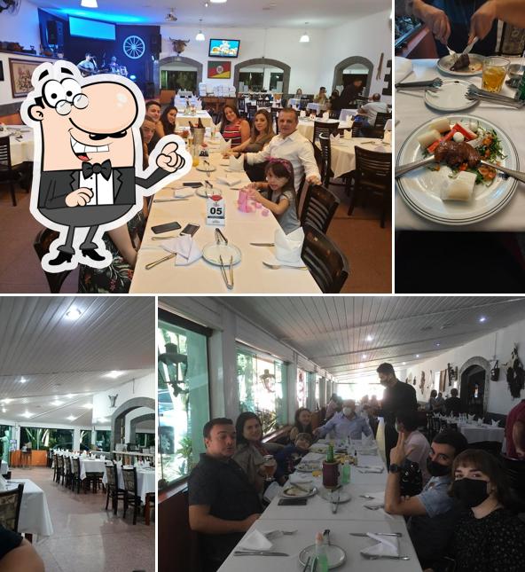 O interior do Varanda Churrascaria