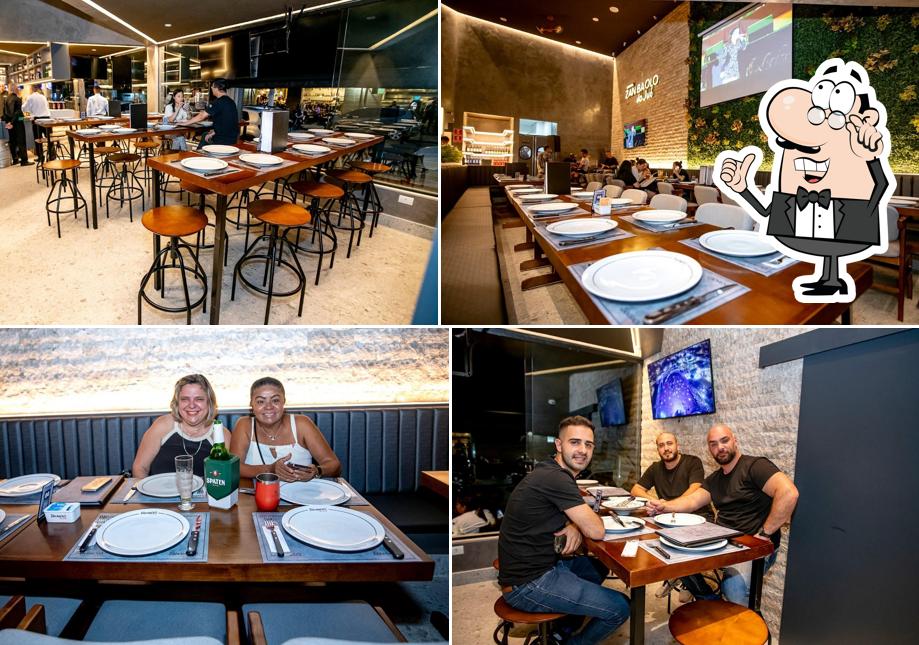 O interior do Zan Baolo do Juó - Espetaria & Frutos do Mar