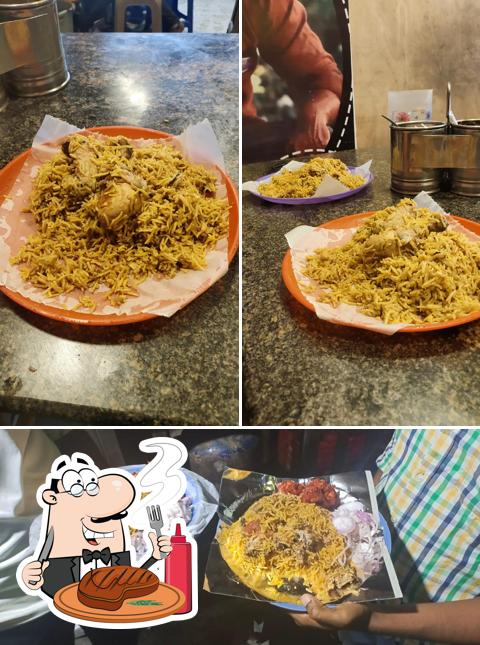 Order meat dishes at Meeting Point