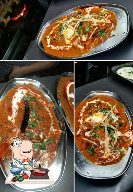 Chicken curry at New Shere Punjab Food Carts