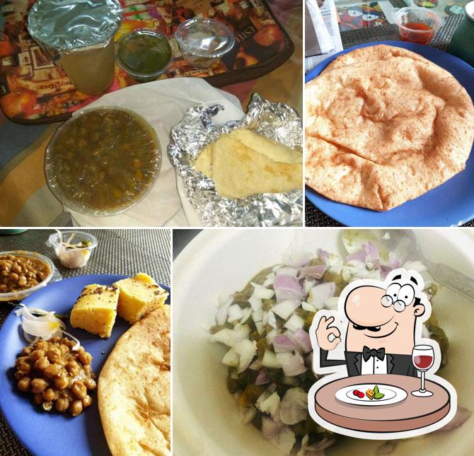 Meals at Mucchad's SamosaZz & More