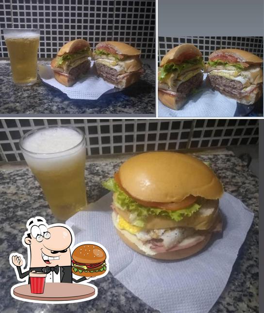 Consiga um hambúrguer no Oh Point Do Toque
