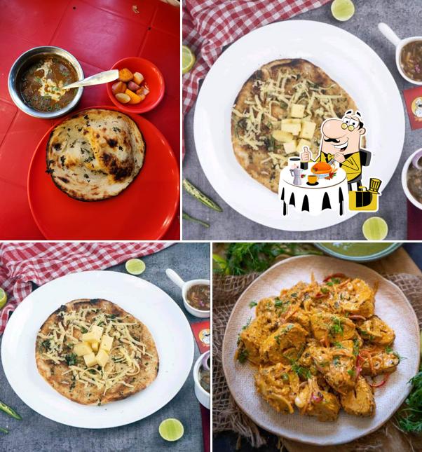 Food at LalaJi Ke Amritsari Kulche