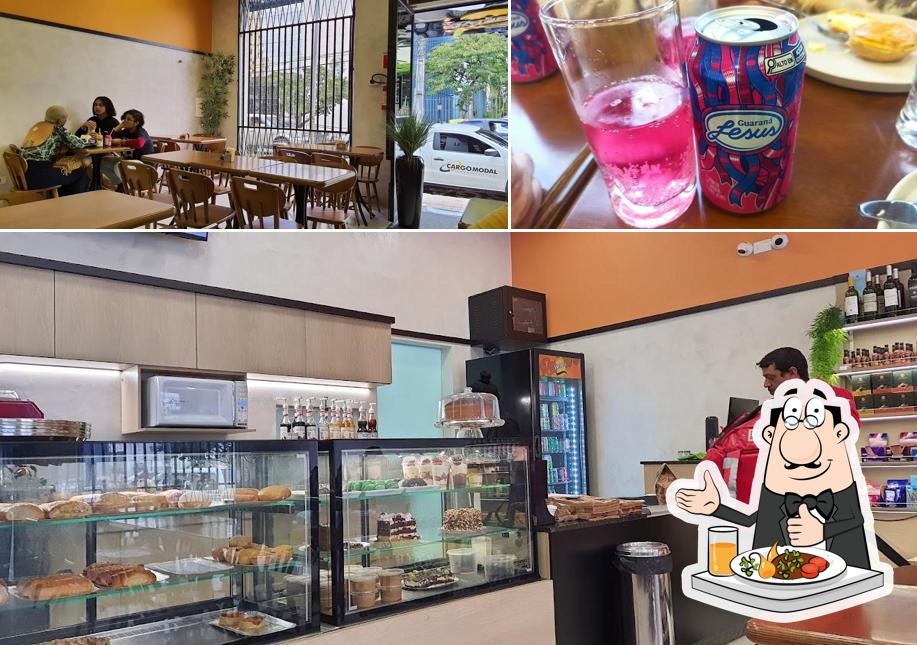 A comida e exterior do restaurante