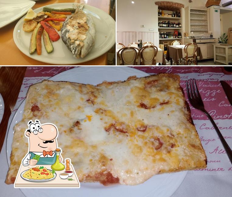 Tra le varie cose da Pepe Rosa - Ristorante Pizzeria si possono trovare la cibo e interni