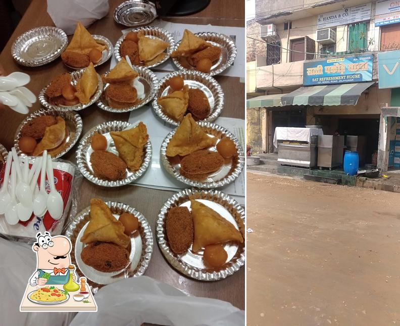 Food at Sat Refreshment