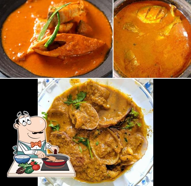 Chicken curry at KU KUCH KU