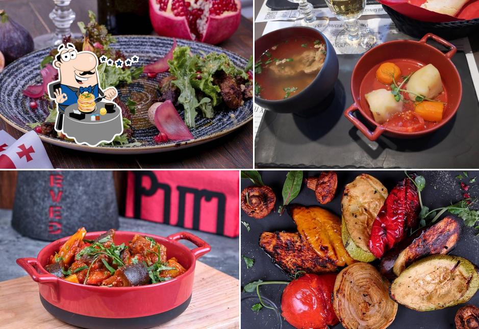 Plats à Puri Chveni