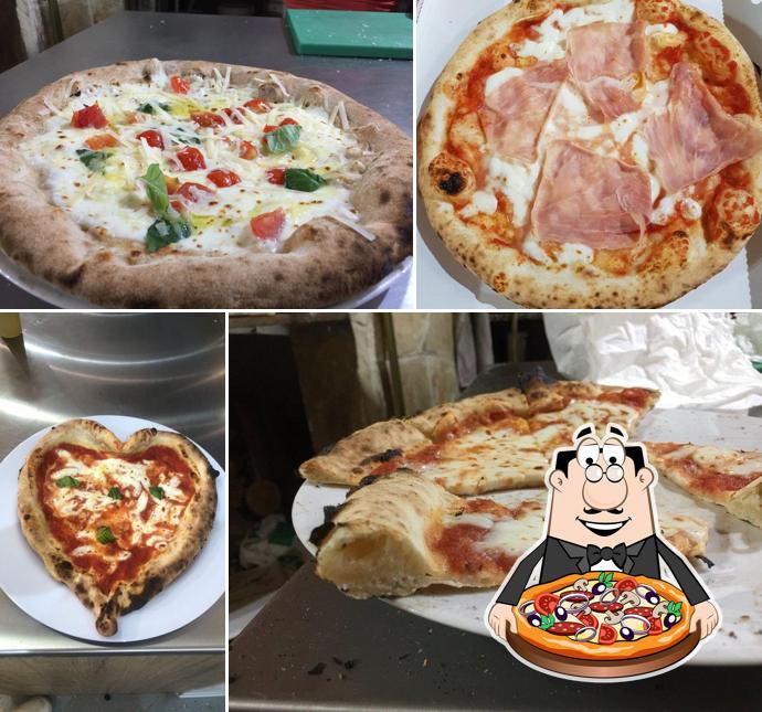 Ordina tra le svariate varianti di pizza