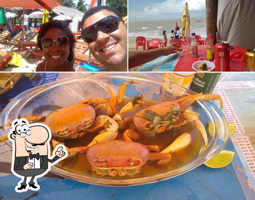 A foto da interior e cidadãos no Kiosque do Genival