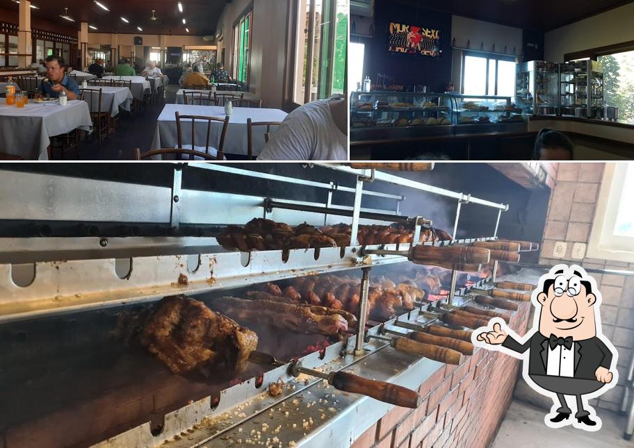 O interior do Laranjeiras - Restaurante e Churrascaria