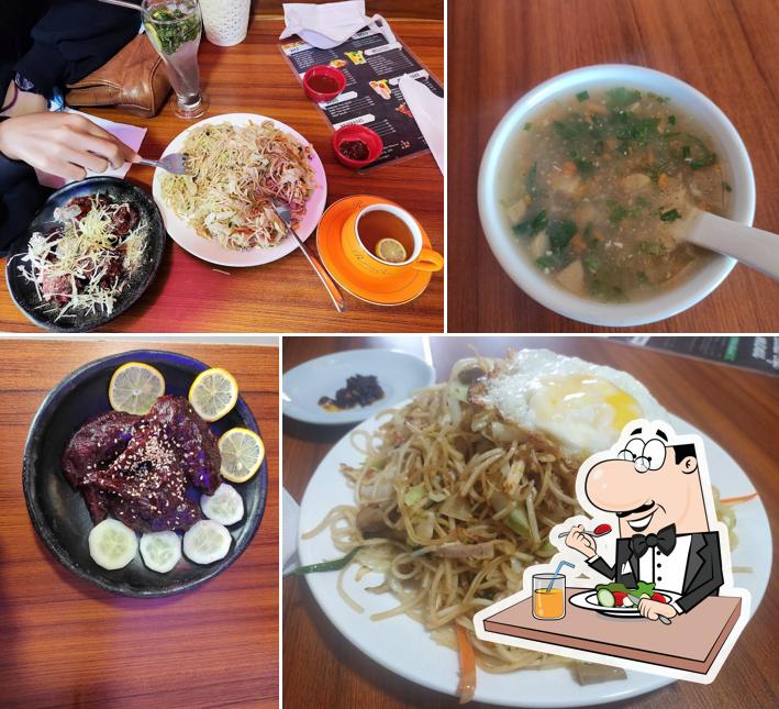 Food at Tidbits Cafe