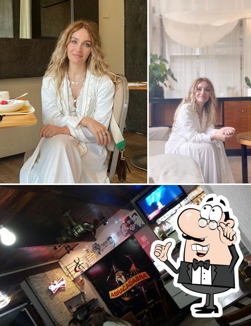 Veja imagens do interior do Abracadabra