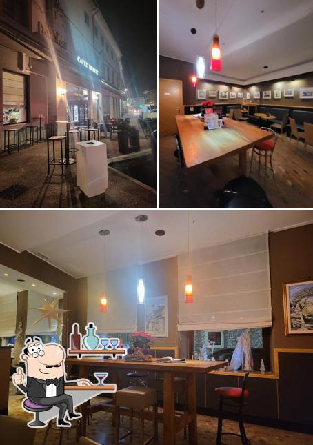 Siediti a un tavolo di CAFFE' TRIESTE DI DANIOTTI ENRICO