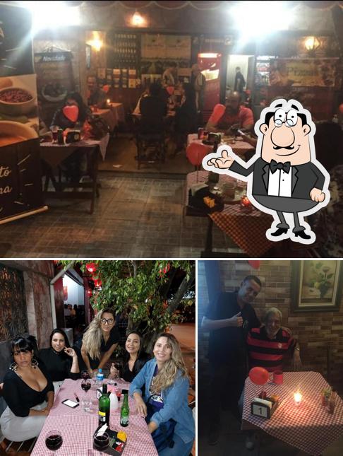 Confira a foto mostrando interior e casamento no Casa do Vinho