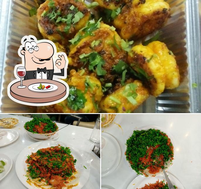 Food at Muhammadi's DASI ZAIQA