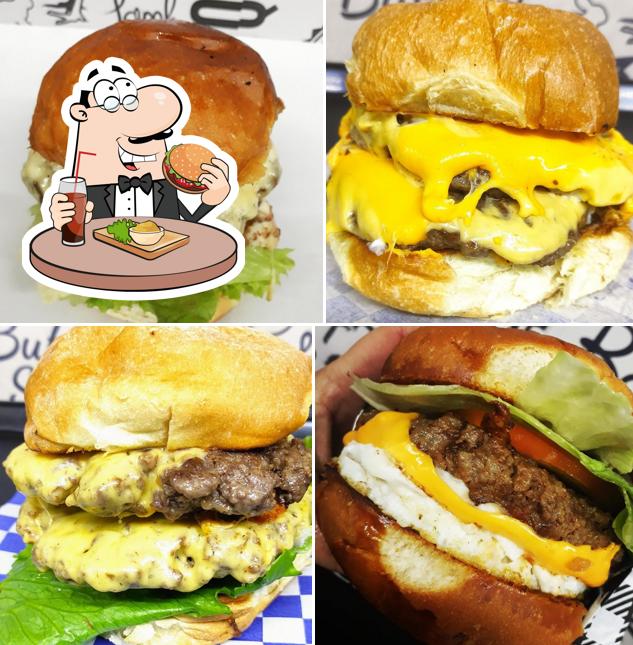 Delicie-se com um hambúrguer no Sr°container