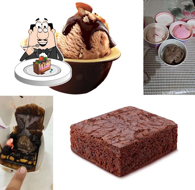 Chocolate cake at Baskin Robbins - Ice Cream Desserts