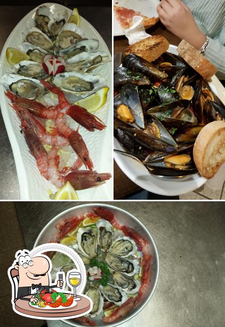 Scegli tra i vari pasti di mare offerti a La Vecchia Cantina Varese
