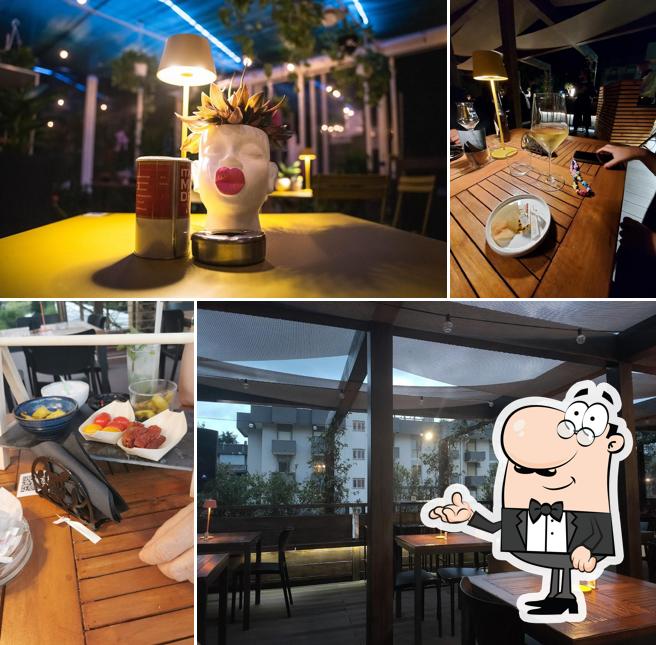 Dai un'occhiata agli interni di Botanico Roof&Aperitif Bar