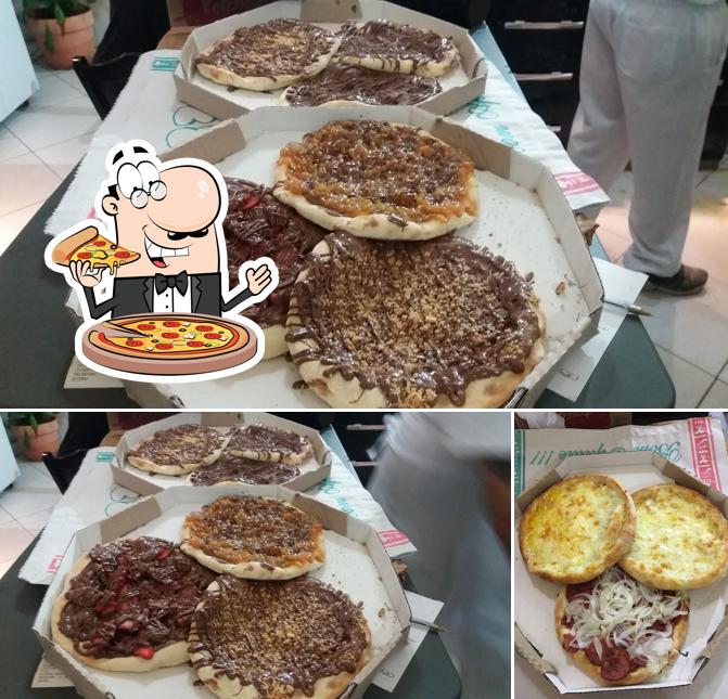 Escolha pizza no Oasis Esfiharia & Pizzaria