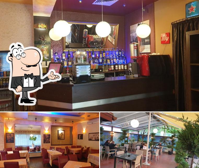 Installez-vous à l'une des tables de Casa Roz