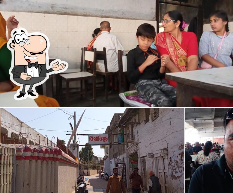 Look at the pic of Bojanalaya Vishramgruh, Dakor