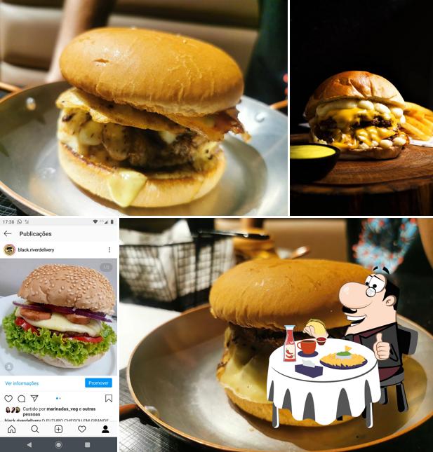 Delicie-se com um hambúrguer no Black River Hamburgueria