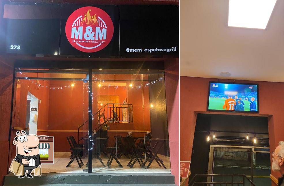 O exterior do M&M Espetos e Grill