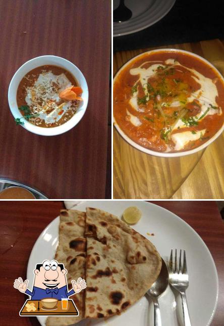 Food at Apna Desi Thaat