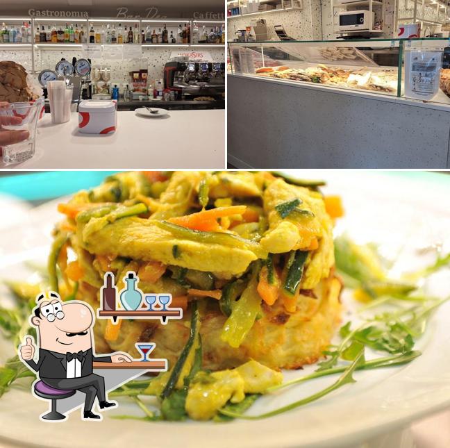 La interni e cibo del ristorante