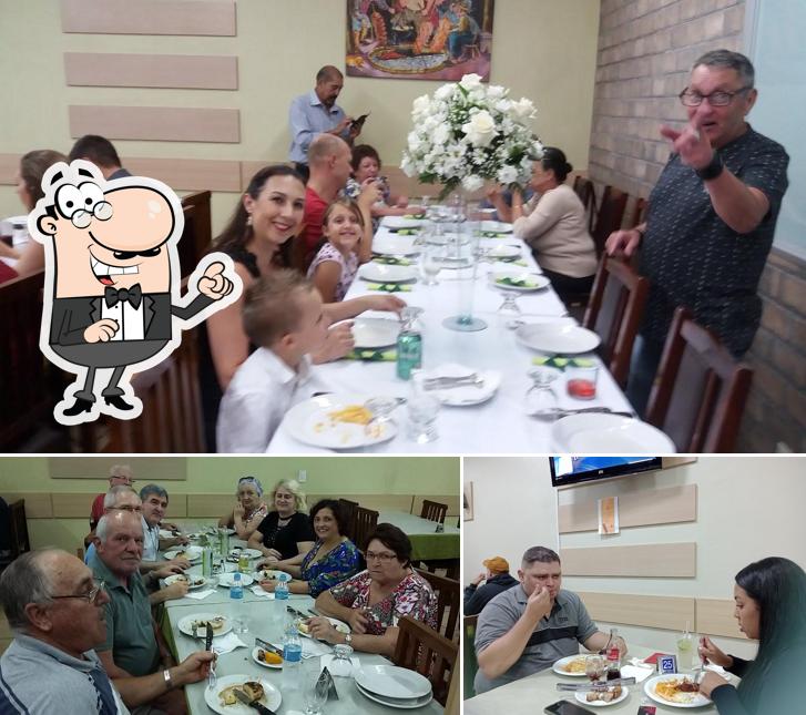 O interior do Churrascaria Laço de Ouro