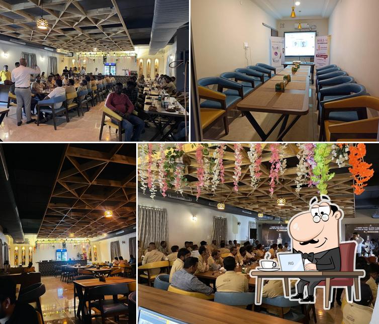 Check out how SAINI’S VINTAGE FAMILY RESTAURANT & BAR looks inside