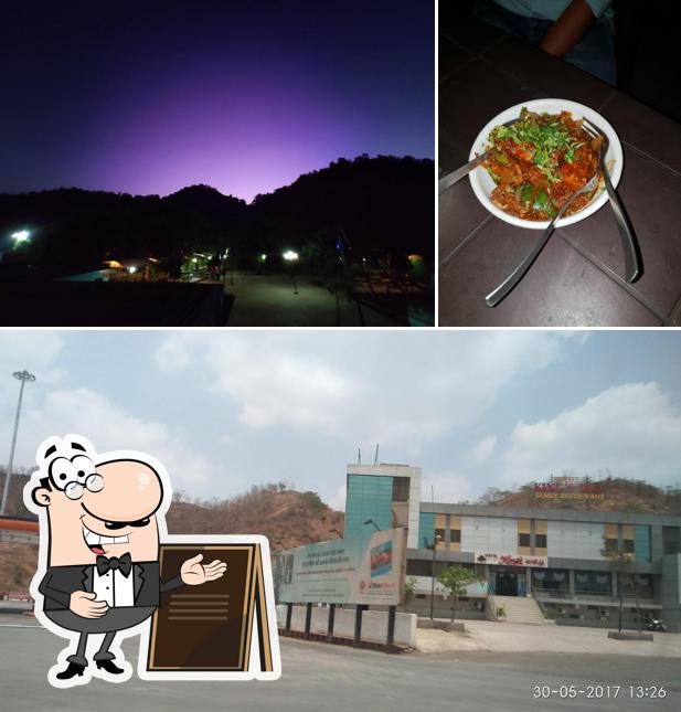 Among various things one can find exterior and food at Hotel King'sway