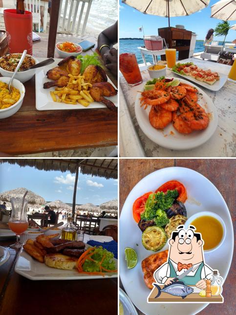 Salmão grelhado em Alchymist Beach Club