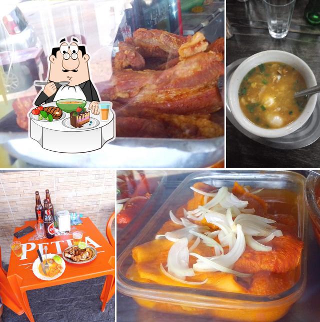 Sopa quente e azeda picante chinesa em Bar E Rest. Do Darcio