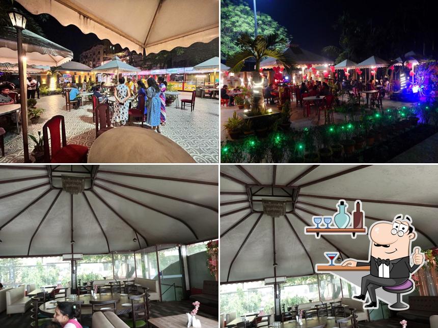 The interior of Reda Restaurant & Banquet Banquet Hall in Uttarpara Family Restaurant in Uttarpara