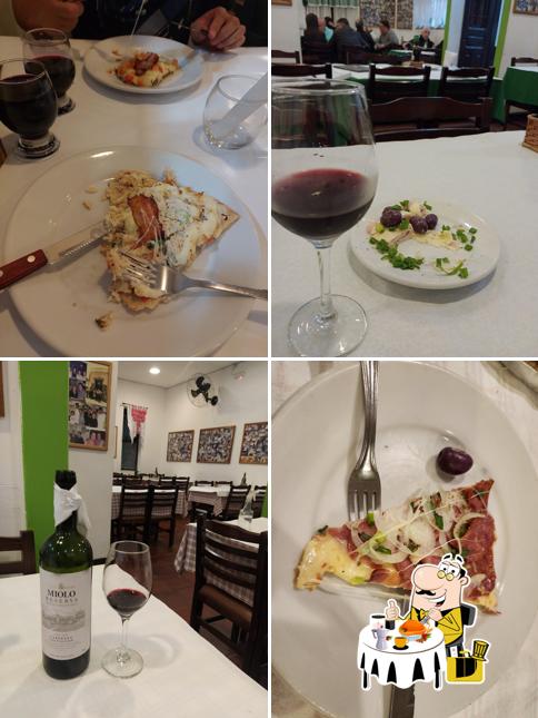 Comida em Pizzaria Do Gino