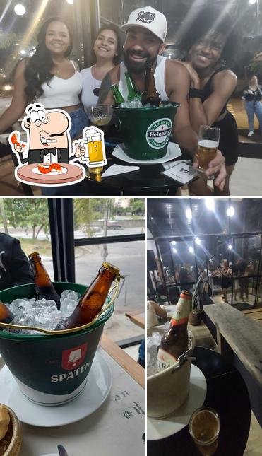 Peça um copo de cerveja leve ou escura