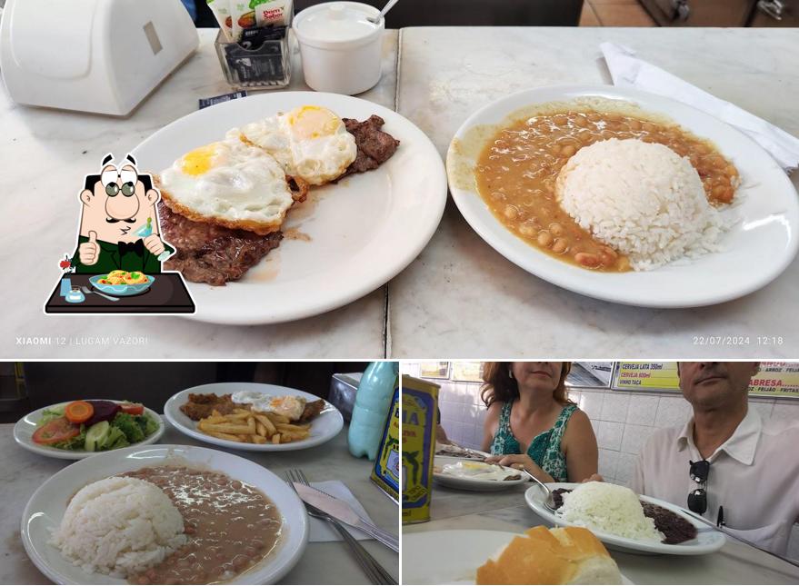 Platos en Leiteria Ita