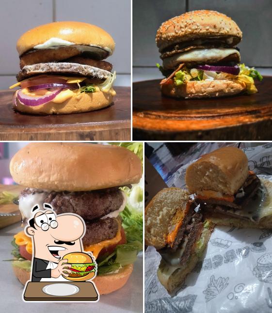 Peça um hambúrguer no KURIRIN LANCHES & AÇAI's