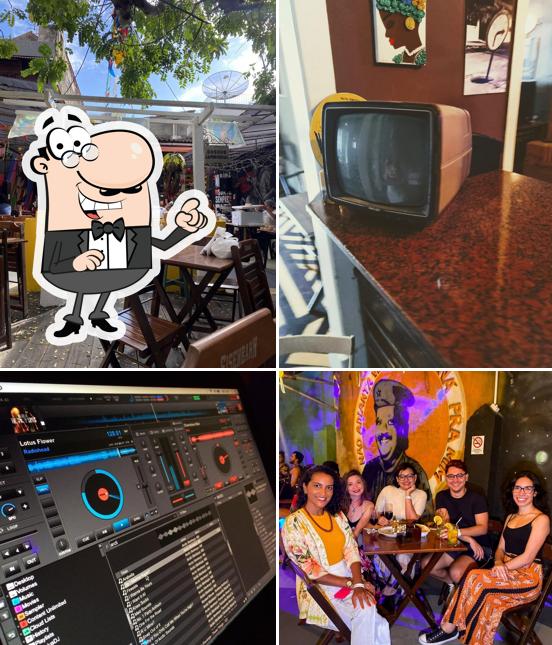 Veja imagens do interior do Café com Arte