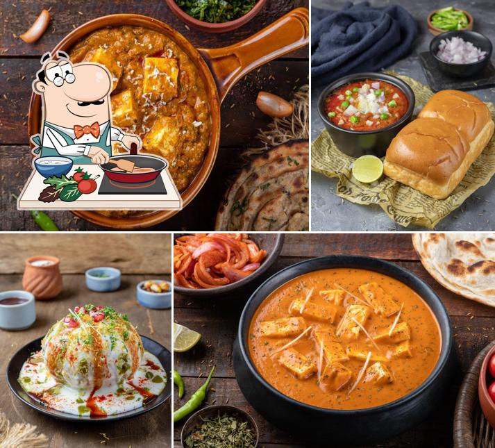 Chicken curry at Street Foods By Punjab Grill DLF Phase 3