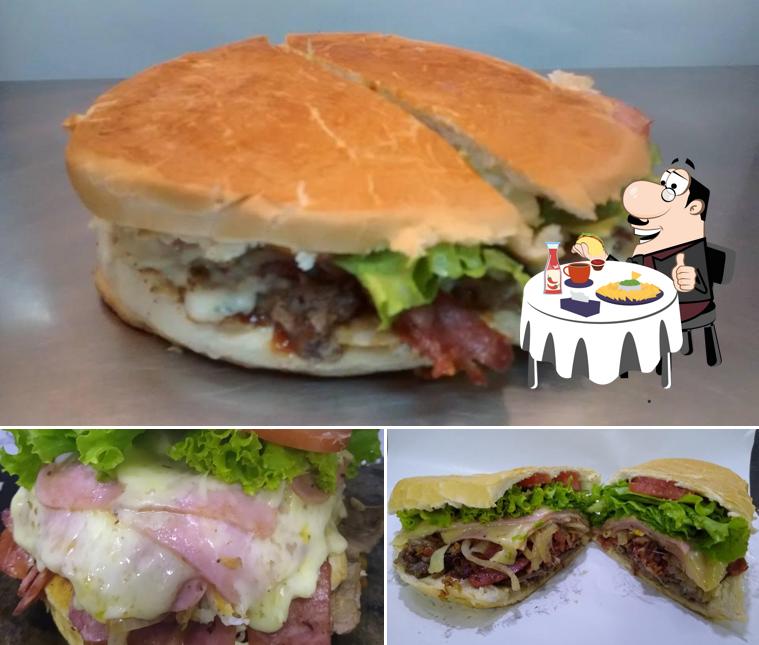 Consiga um hambúrguer no Anania´s Bar & Lanches av.29