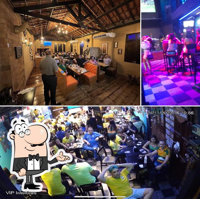 O interior do Carpe Diem Pub Café