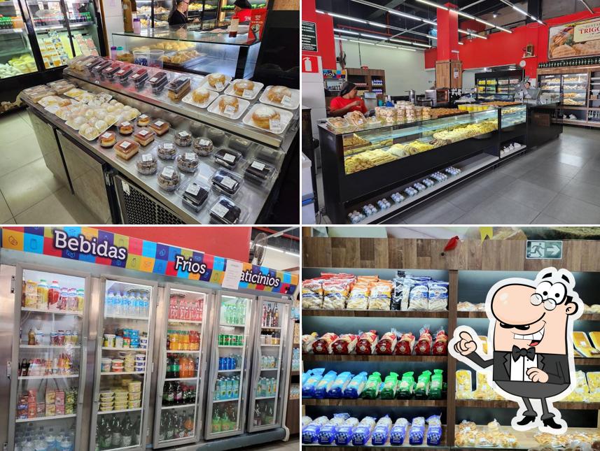 Sente em uma das mesas no Padaria Trigomar