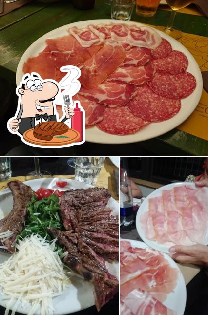Prenditi i un pasto a base di carne a Ristorante Kapovolto