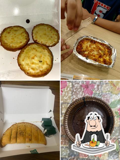 Food at La Pino'z Pizza Sector-38