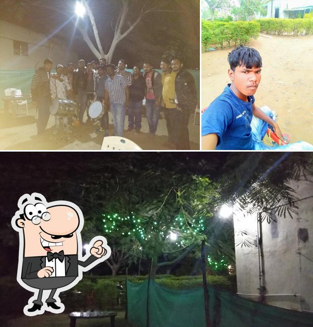 The exterior of Makkhan Dhaba