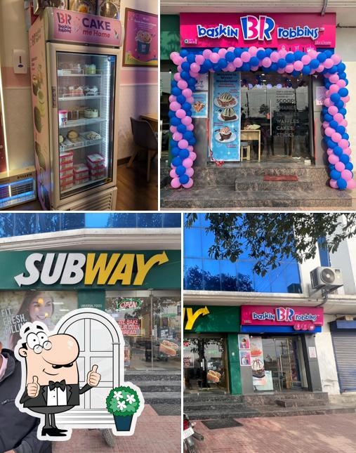 Baskin Robbins is distinguished by exterior and food